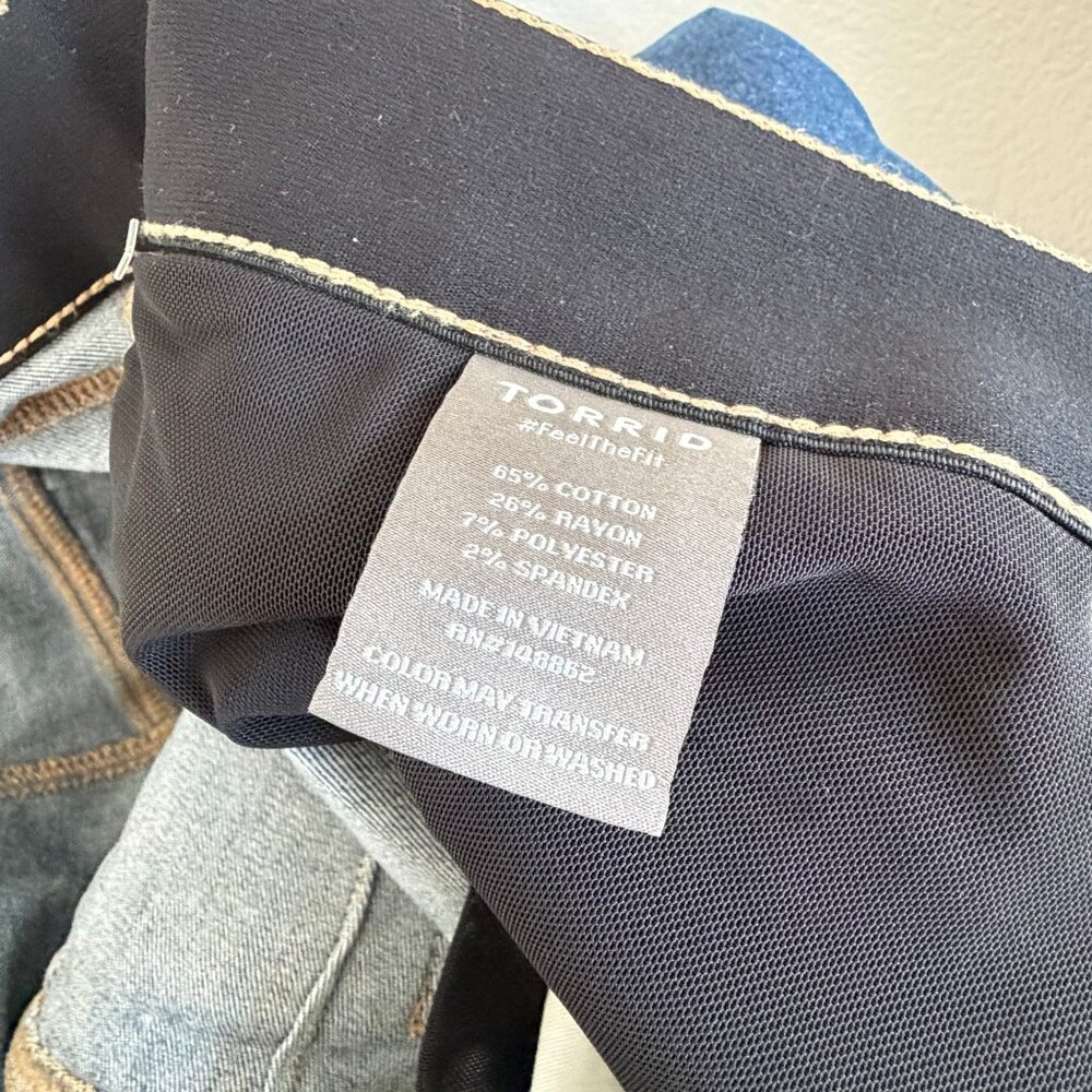 New Torrid Bombshell Straight Premium Stretch Blu… - image 8